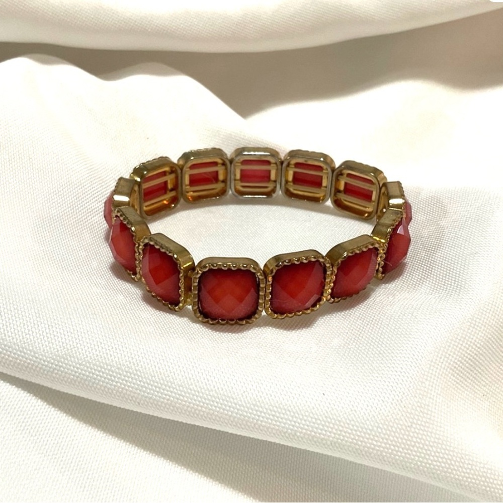 Red Acrylic Stretch Bracelet - Picture 1 of 6